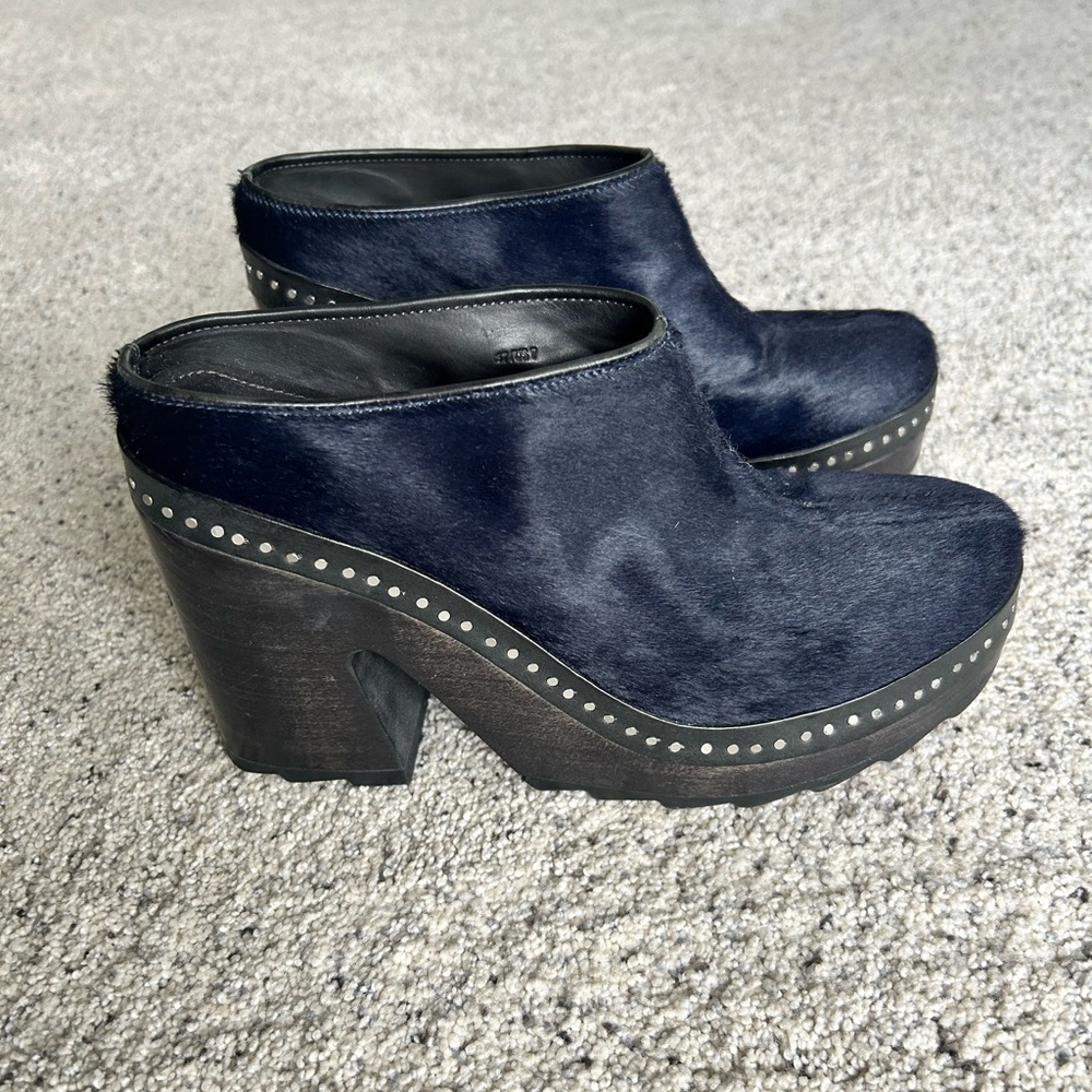 Beautiful Rag and Bone calf hair clogs. Size 37.